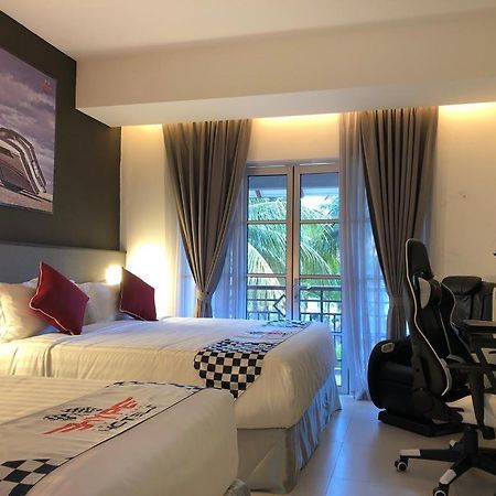 Hype Motorsports Hotel Петалинг Джая Екстериор снимка