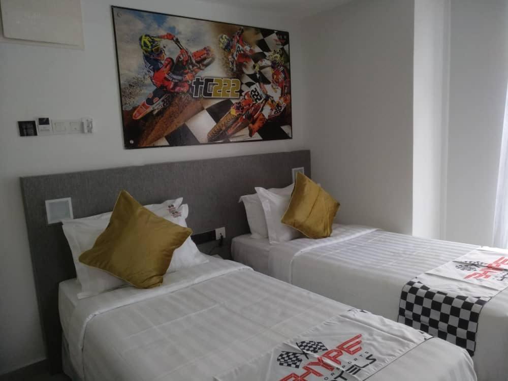 Hype Motorsports Hotel Петалинг Джая Екстериор снимка