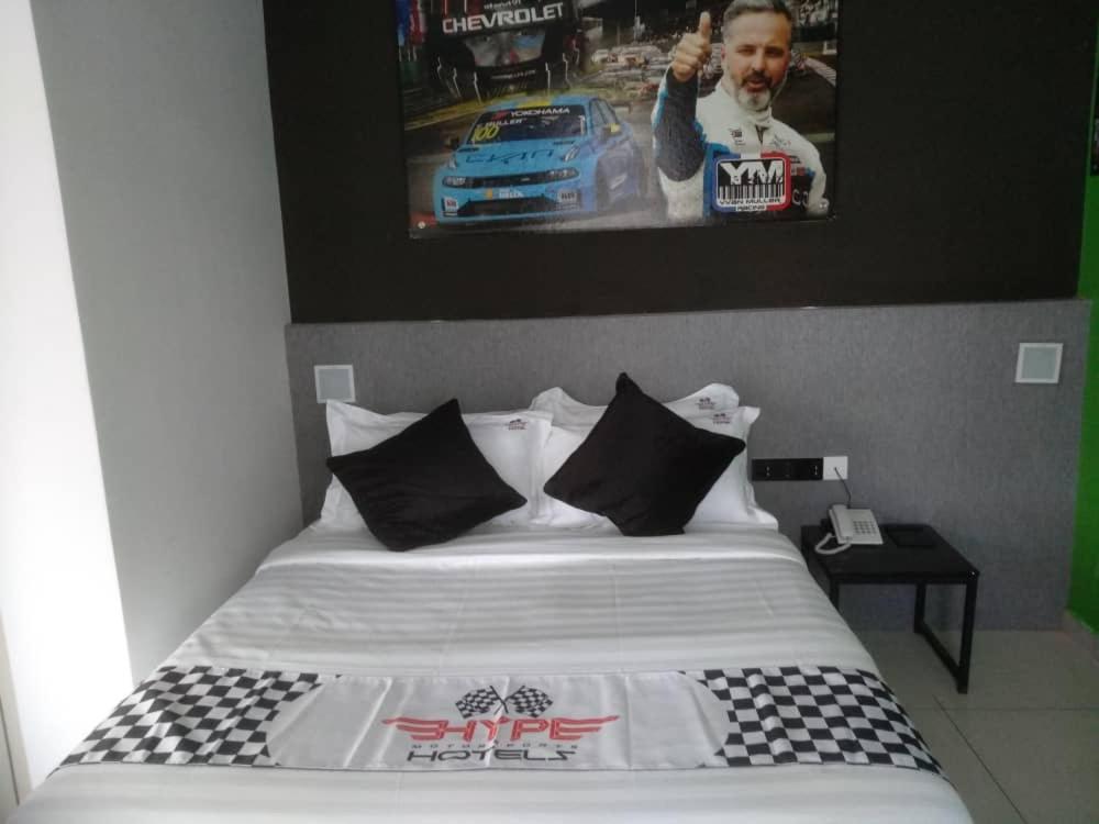 Hype Motorsports Hotel Петалинг Джая Екстериор снимка
