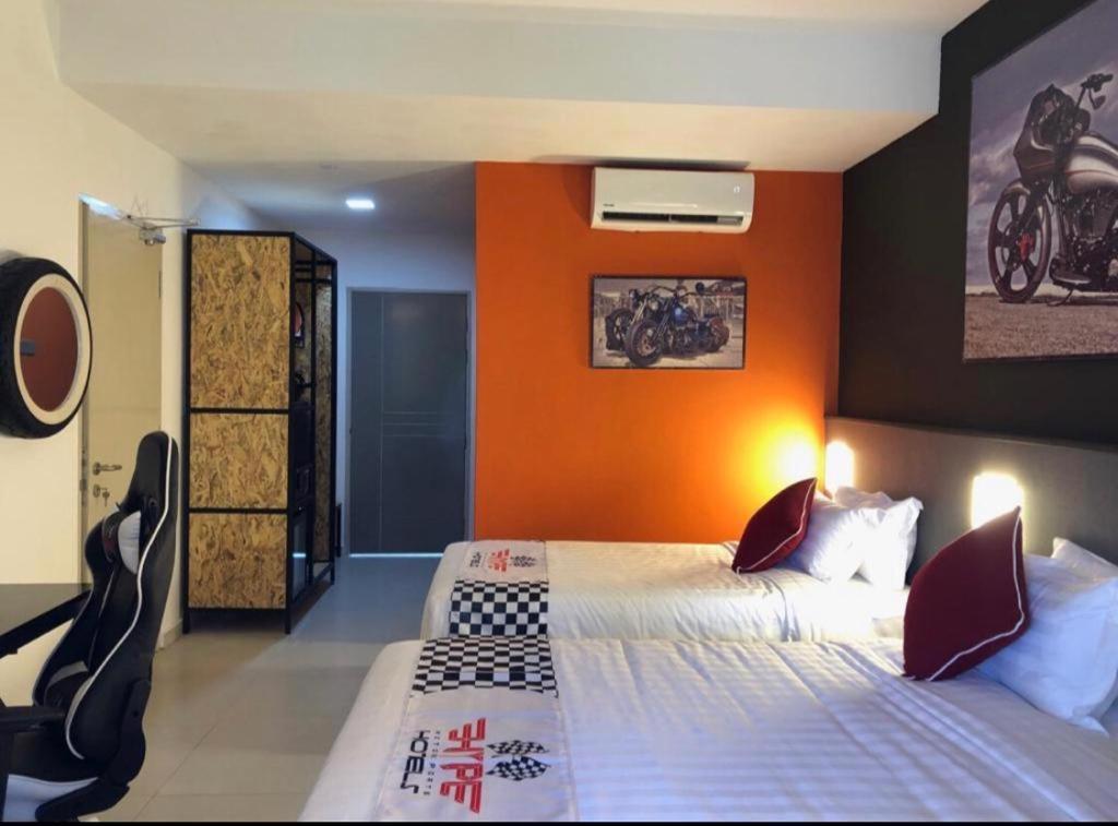 Hype Motorsports Hotel Петалинг Джая Екстериор снимка
