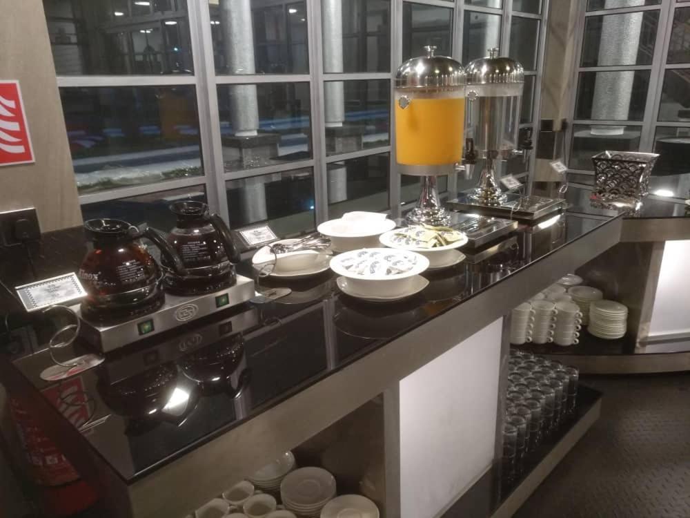 Hype Motorsports Hotel Петалинг Джая Екстериор снимка