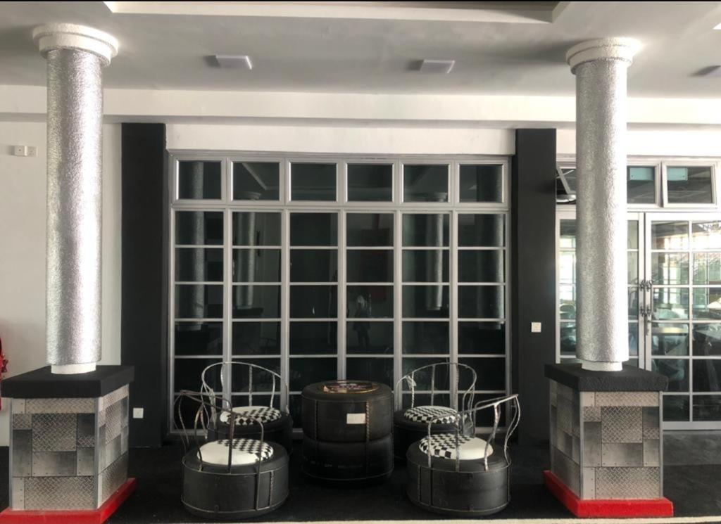 Hype Motorsports Hotel Петалинг Джая Екстериор снимка