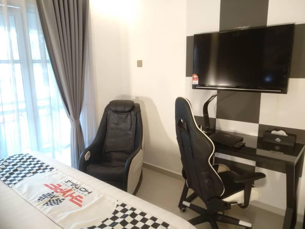 Hype Motorsports Hotel Петалинг Джая Екстериор снимка